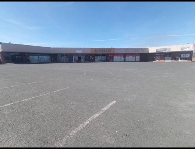1,500M² BUILDING FOR SALE IN THREE RIVERS EAST